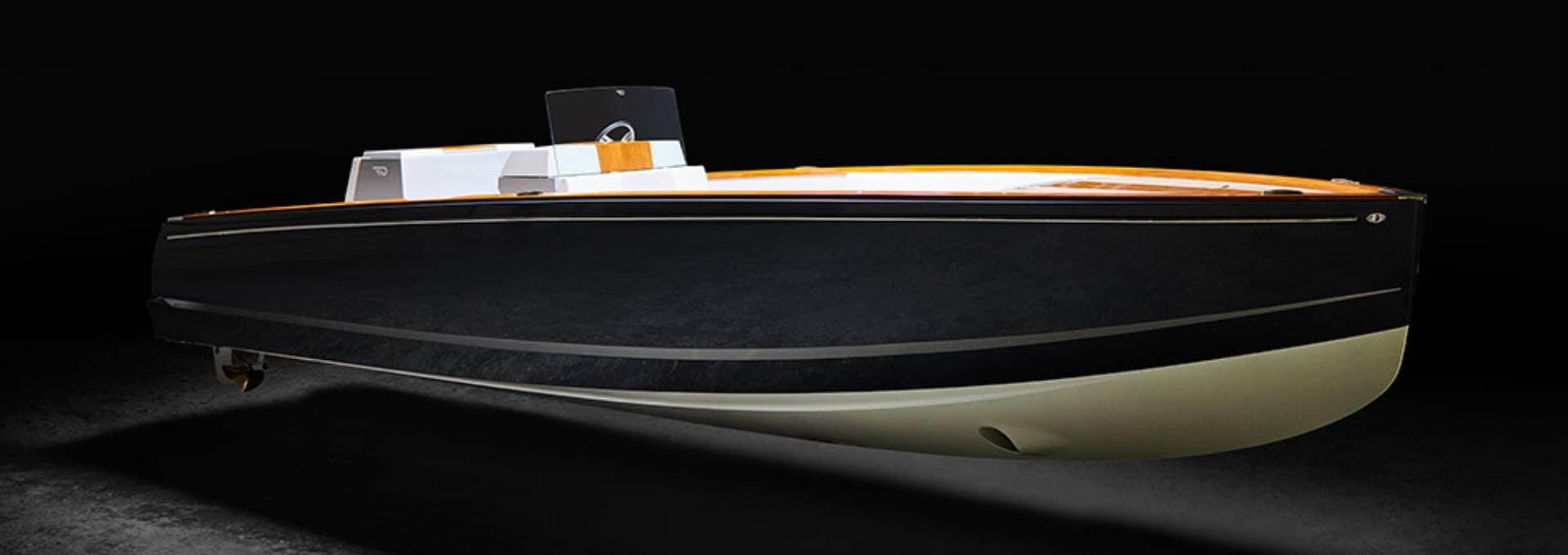 Hinckley electric yacht